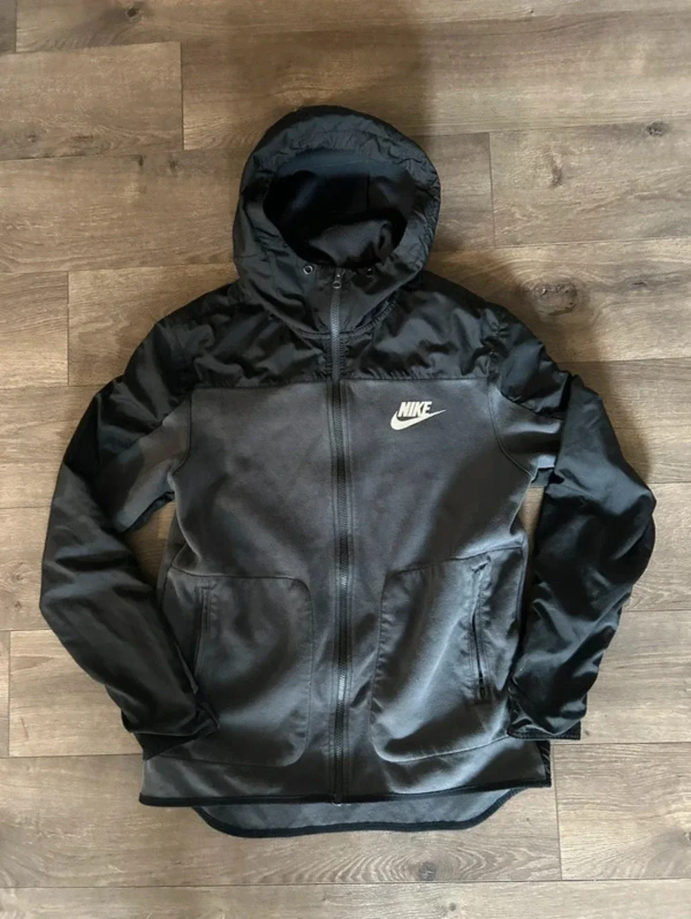 nike women’s tech fleece full zip hoodie M